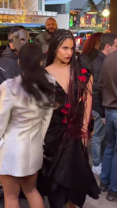 Zazie posing with her co-stars