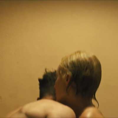 Margot Robbie topless in Dreamland new Blu-ray source (cropped)