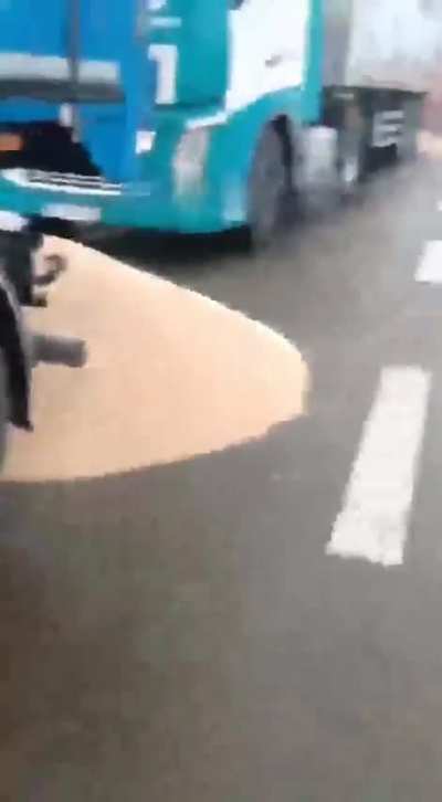 Now Polish farmers or truck drivers (or just provocateurs) do not just block the Polish-Ukrainian border but open the Ukrainian trucks with grain and let the grain pour out on the road. That's really bad idea. Saying this as a Ukrainian living close to th