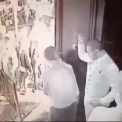 Guy projectile vomits in girl&rsquo;s face
