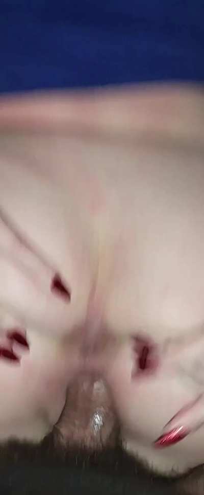 French spreads her pussy to take arab creampie / Fran&ccedil;ais &eacute;carte sa chatte pour recevoir le foutre d'un rebeu