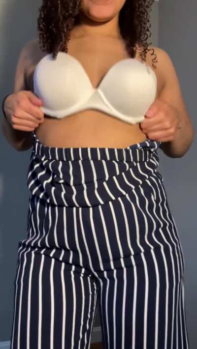 It&rsquo;s so hot I decided to take off my top 