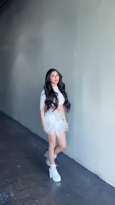 Jane De Leon 