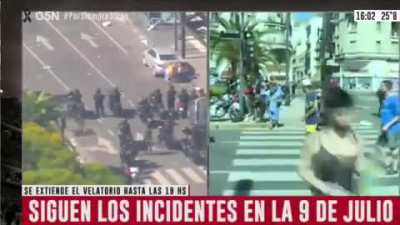 ¿Querés saber quién reprimió en el velorio de Maradona?. Mirá, acá te lo cuenta C5N