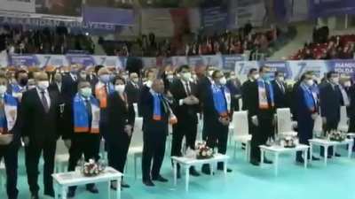Zoomda başıma b&ouml;yle bir şey gelecek diye korkuyorum amk