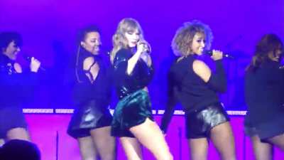 Taylor Swift cockteasing on stage