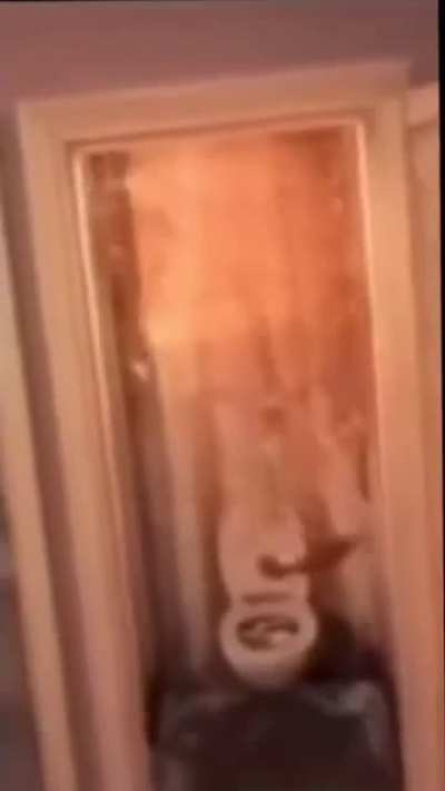 niggas then fucked up the whole bathroom🤦🏽&zwj;♂️