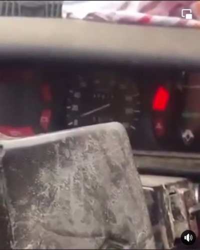 Not sure if the truck is starting or laughing 😆😆