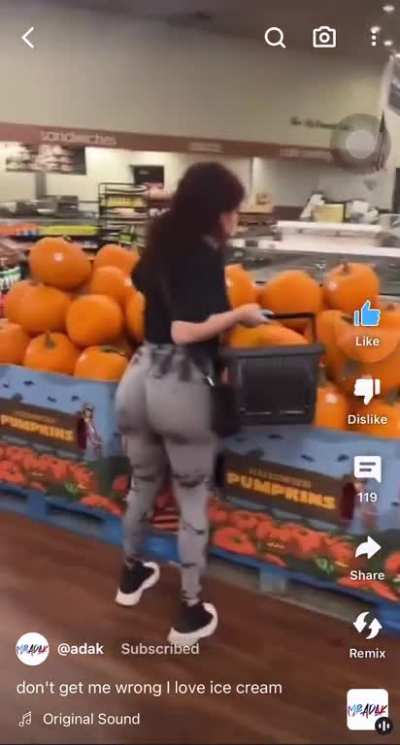 Damn that&rsquo;s a big pumpkin