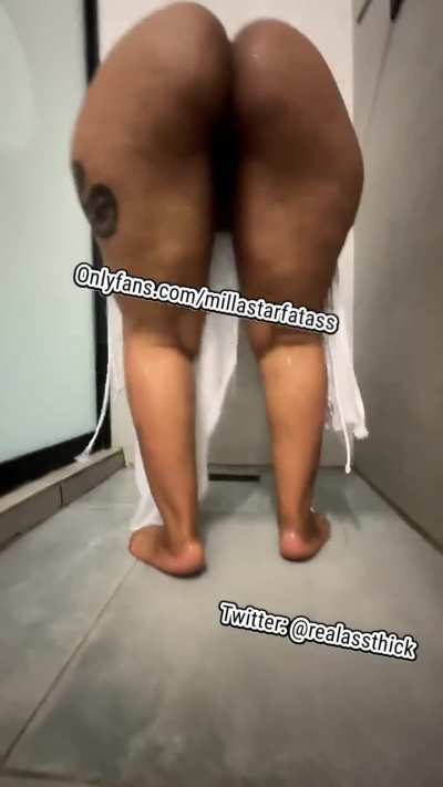 Shower 🍑🍑🍑