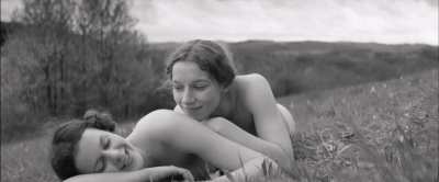 Antonia Bill &amp;amp; Philine Lembeck - Die andere Heimat &ndash; Chronik einer Sehnsucht (DE2013) - A BFF does silly things with you