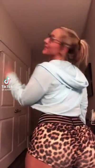 Blonde with a big ass