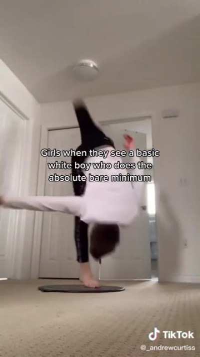 i hate tiktok &amp;amp; don&rsquo;t have it but my best friend sent me this and SKDJSISIDJ