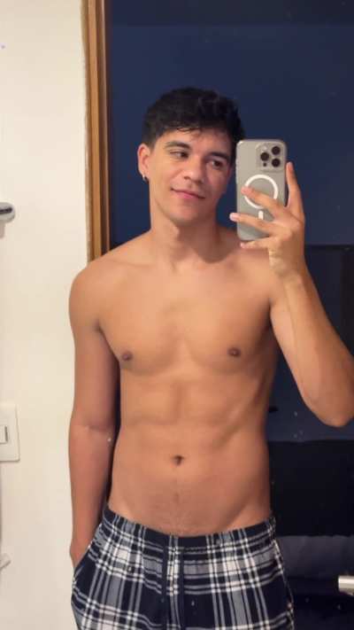 Can I get a daddy to spoil me with this body type? I'm feeling needy