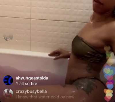 😳