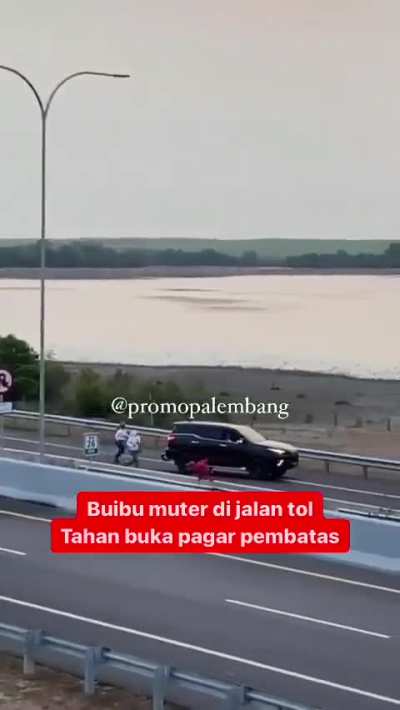 Tebak mobil berhadiah piring