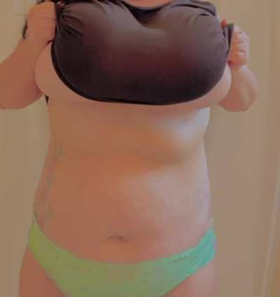 Weekend titty drop!