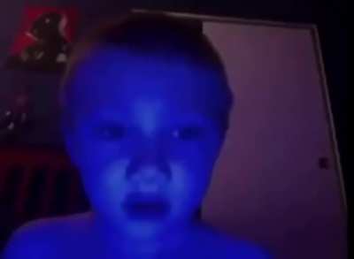 kiD TuRNs bLUe aND fUcKiNg DiEs