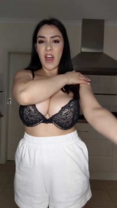 Ayeee Macarena