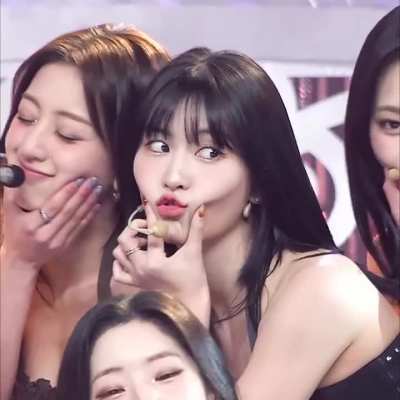 240303 - Momo practicing for the last ending of the "With YOU-th" promotions + the result