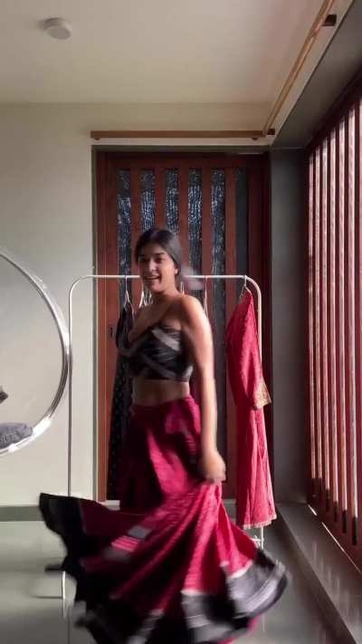 I.D- diyakhurana (Diya Khurana). She's got a sexy body🔥
