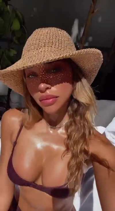 Bikini beauty