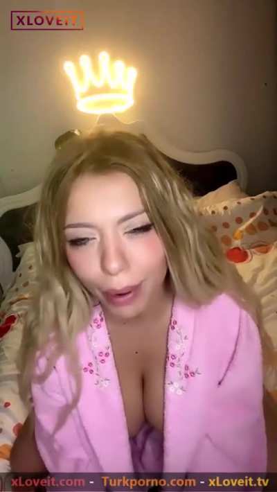 A&Ccedil;ELYA DİLDO'YU AM'IMA SERT SERT SOKUNCA KENDİME GELDİM DİYOR