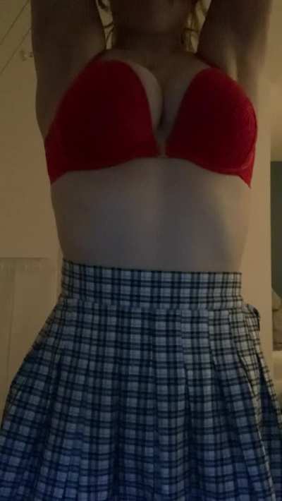 Wave if you’d fuck me