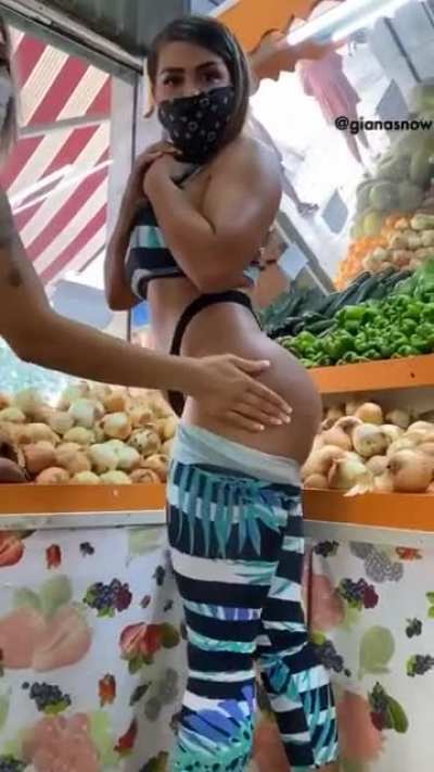2 girls
