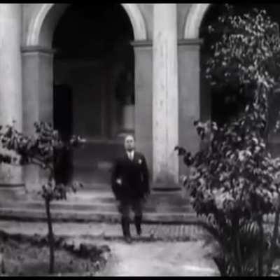 Mussolini Jumpscare