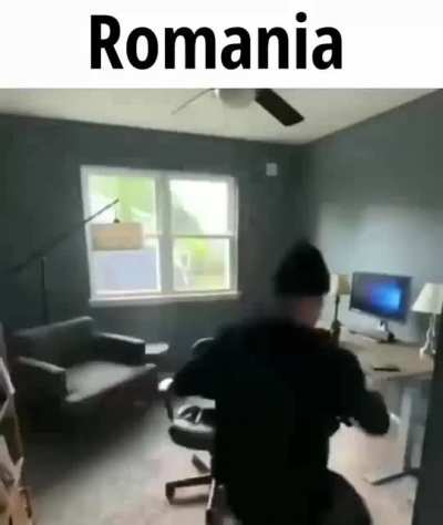 🤢