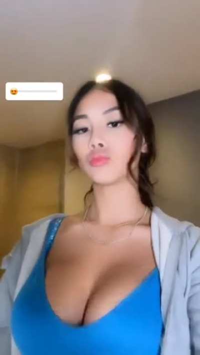 bouncy boobs