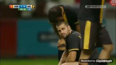 Jogador de futebol ou carro?