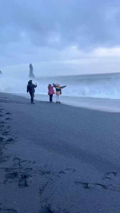 WCGW if you don’t follow the guidelines at a dangerous beach in Iceland.