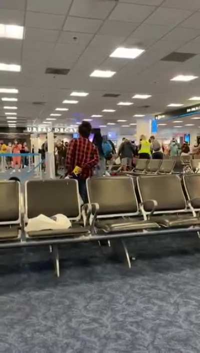 They're going crazy in these airports 😬