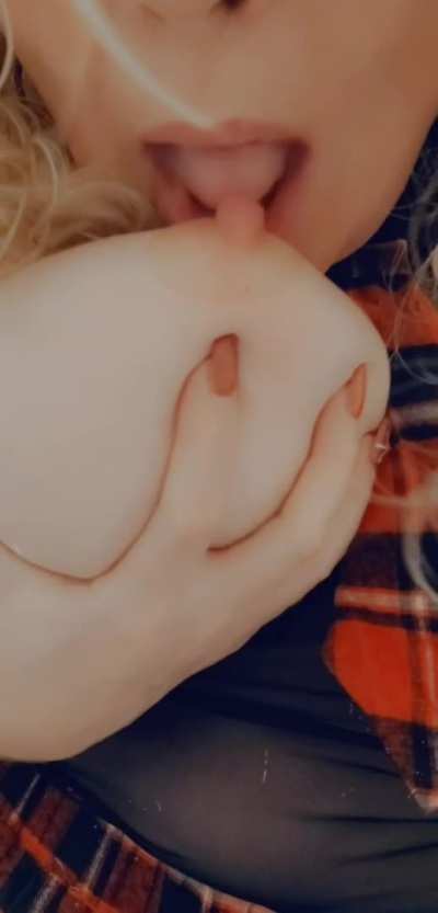 I heard you liked to watch me suck on my own nipples 40f