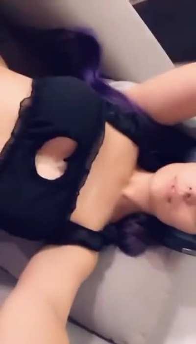 Slim thicc latina