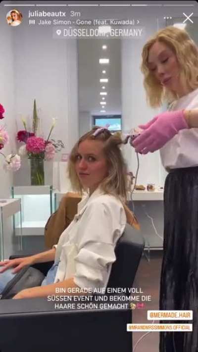 Julia Beautx mit netten Einblicken im schicken Kleidchen&hellip; Instagram Storys 12.06.22