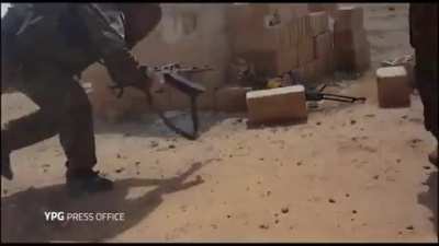 IS fighters attempt to "surrender" to YPG fighters while wearing suicide vests - 2017