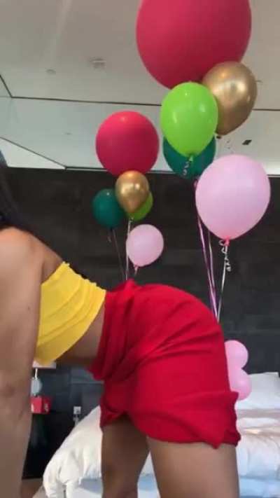 👀