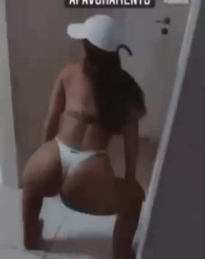 Mel maia🤤