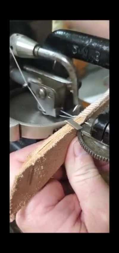 Hand-cranked sewing machine