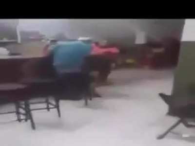 Mucalol na inf&acirc;ncia brincando com o vov&ocirc;