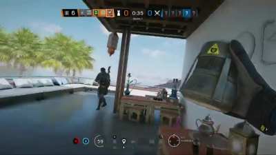 When your teammates aren&rsquo;t capping and he&rsquo;s actually 1 HP