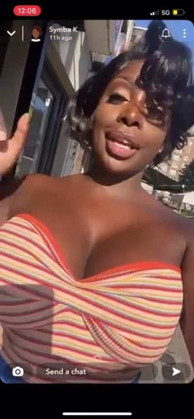 Getting stalked in London cause of that ass hope niggas don&rsquo;t gang up on her