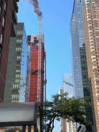 26-07-2023 Crane collapses in Hells Kitchen, New York.