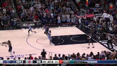 [Highlight] Marcus Smart with the assist from the floor to extend the Grizzlies' lead