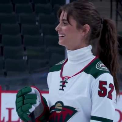 VS angel Taylor Hill is super cute