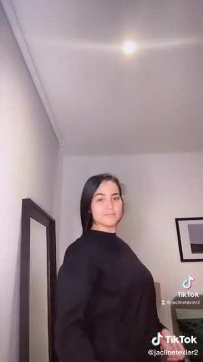 Pretty &amp;amp; sexy latina