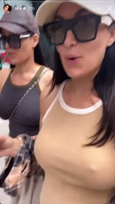 Walking around NYC with Nikki